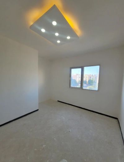 آپارتمان 84 متری دو خوابه در فاز 6 پرند