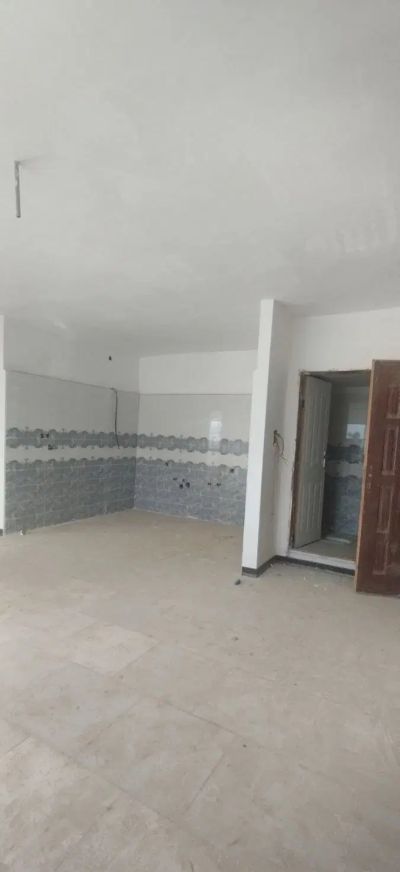 آپارتمان 83 متری دو خوابه در فاز 6 پرند