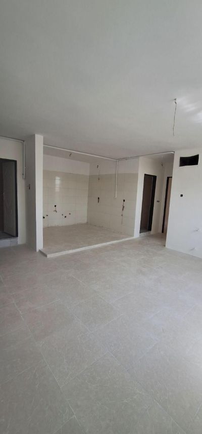 آپارتمان 83 متری دو خوابه در فاز 6 پرند