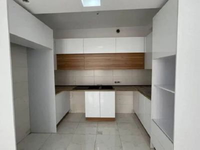 آپارتمان 85 متری دو خوابه در فاز 6 پرند