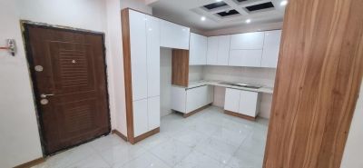 آپارتمان 83 متری دو خوابه در فاز 6 پرند