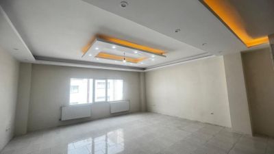 آپارتمان 83 متری دو خوابه در فاز 6 پرند
