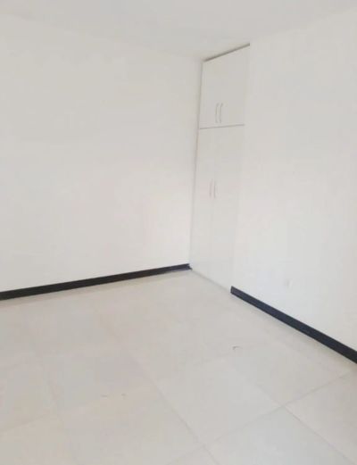 آپارتمان 74 متری دو خوابه در فاز 6 پرند