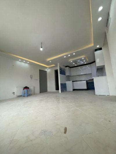 آپارتمان 82 متری دو خوابه در فاز 6 پرند