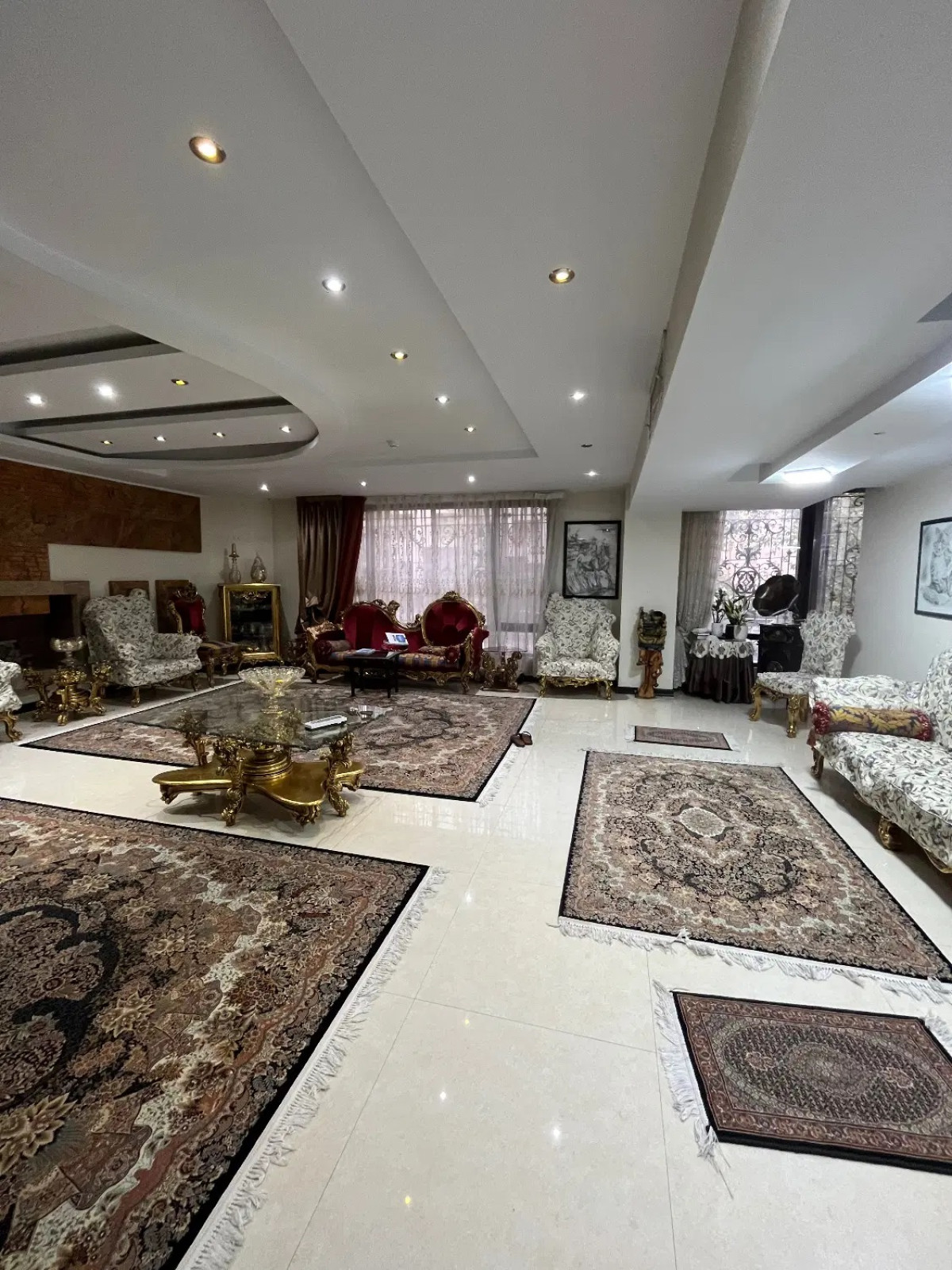 آپارتمان 300 متری چهارخوابه در جهانشهر کرج 2