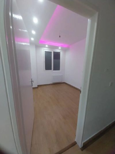 آپارتمان 84 متری دو خوابه در فاز 2 پرند