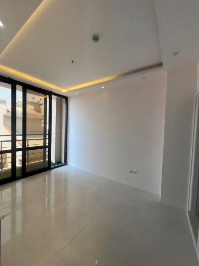 آپارتمان 137 متری سه خوابه در معلم رشت