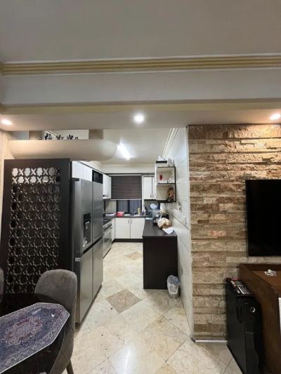 آپارتمان 103 متری دو خوابه در میدان بنی هاشم تهران